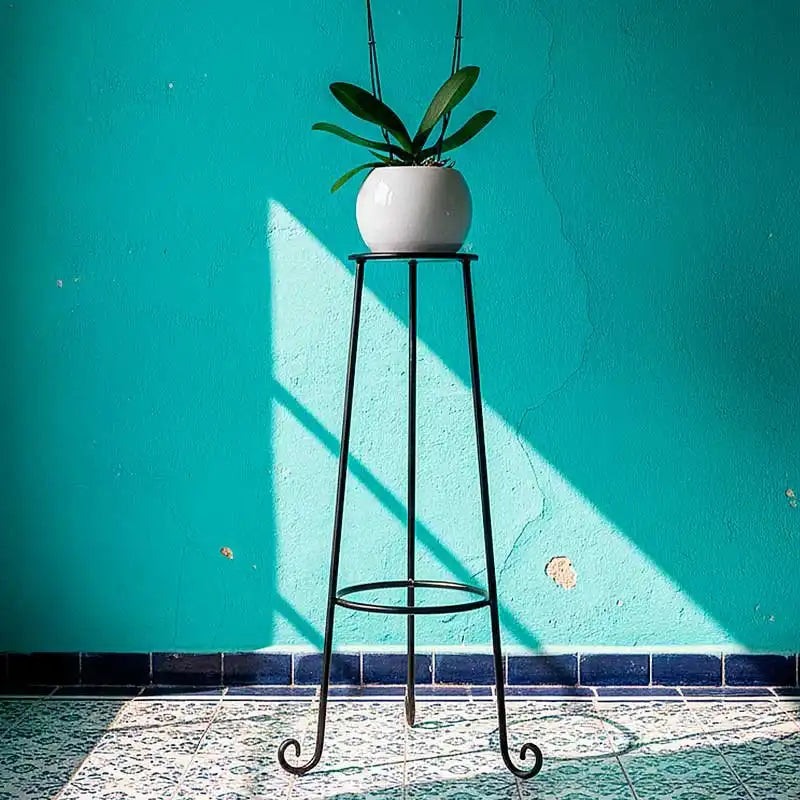Base alta para maceta para interiores diseño en trípode | Herralex